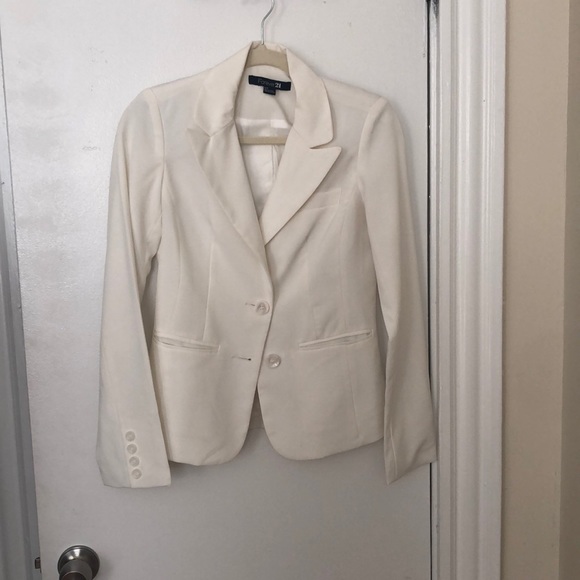 Forever 21 Jackets & Blazers - Forever 21! Never worn! White two button blazer Forever 21 Jackets & Blazers - Forever 21! Never worn! White two button blazer